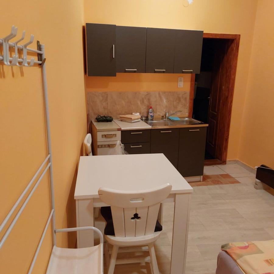 Ferienwohnung Soba Lara Kruševac Exterior foto
